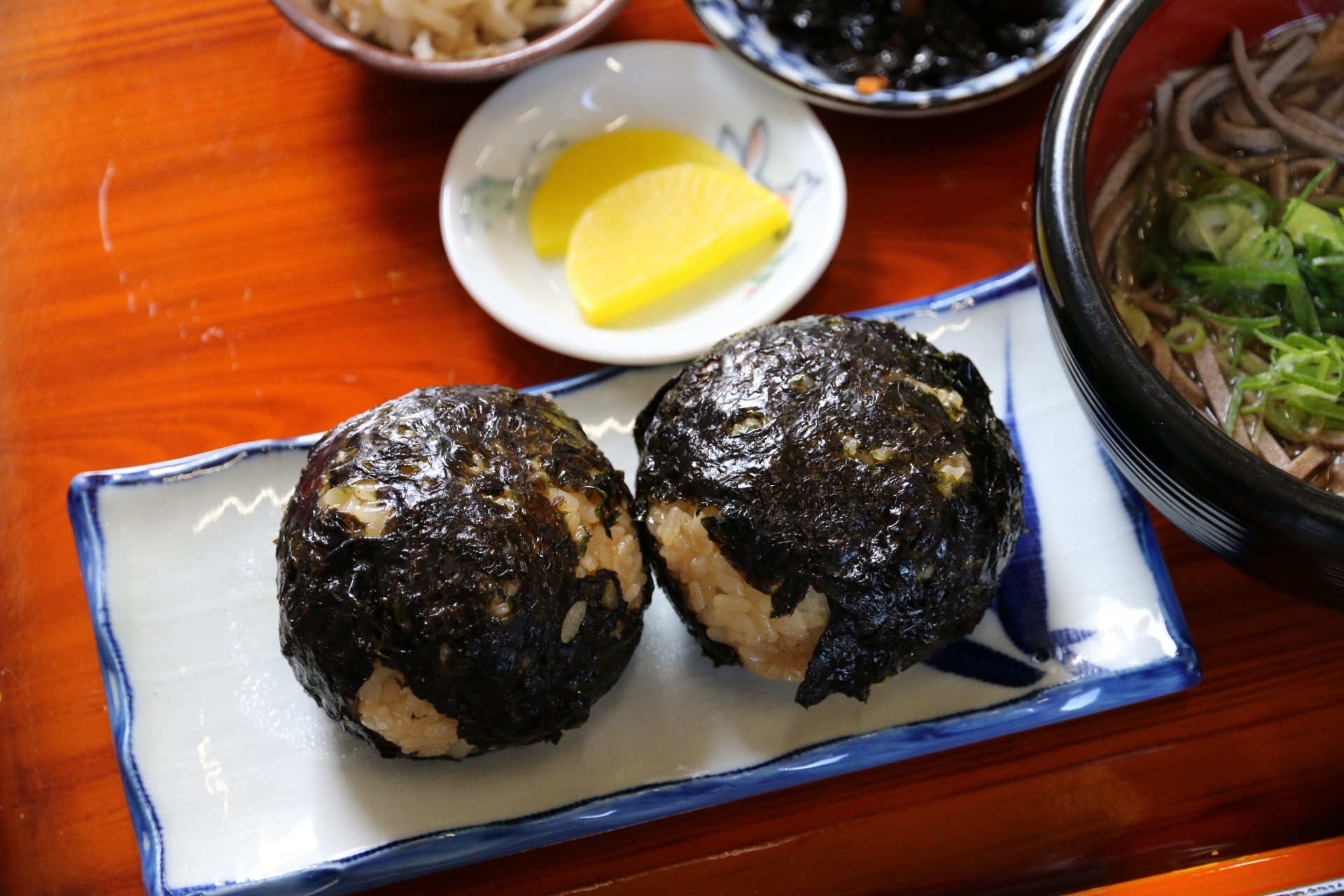 ばくだんおにぎり