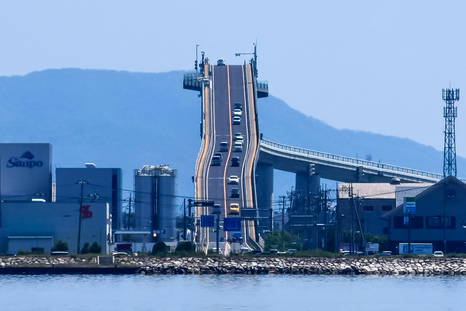 江島大橋ベタ踏み坂