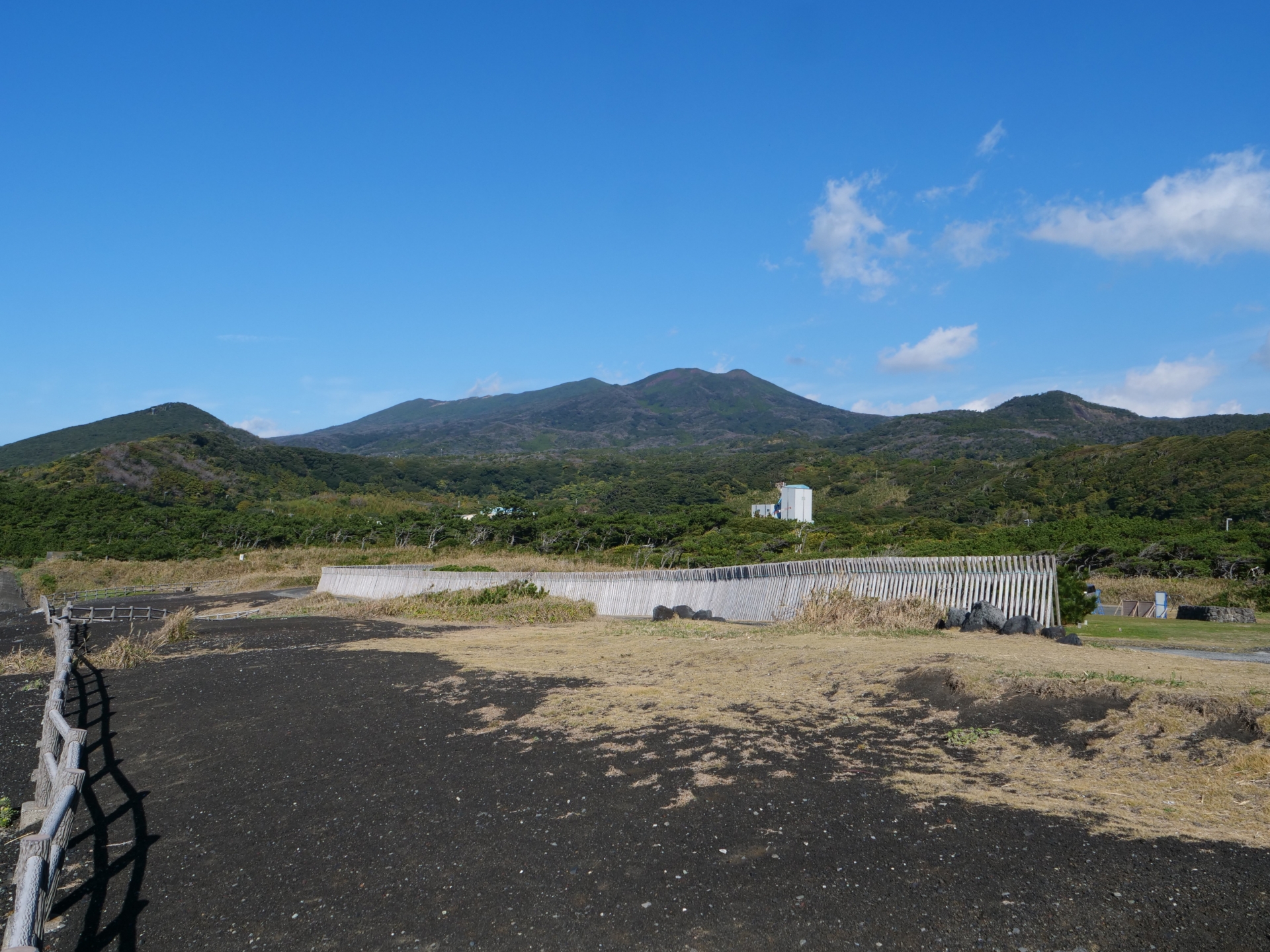 トウシキから望む三原山