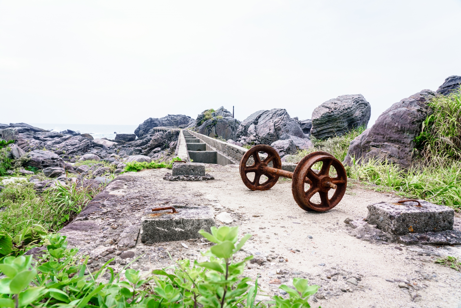 名組湾のトロッコ跡