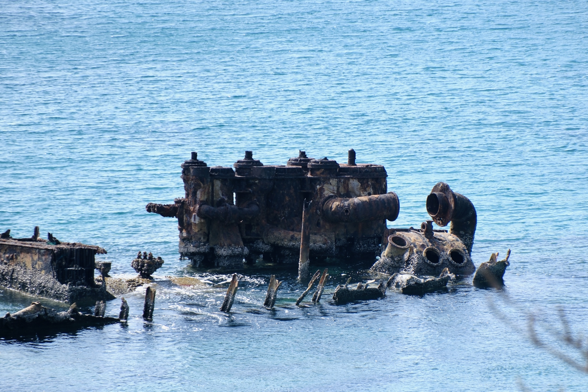 境浦海岸の沈没船（濱江丸）