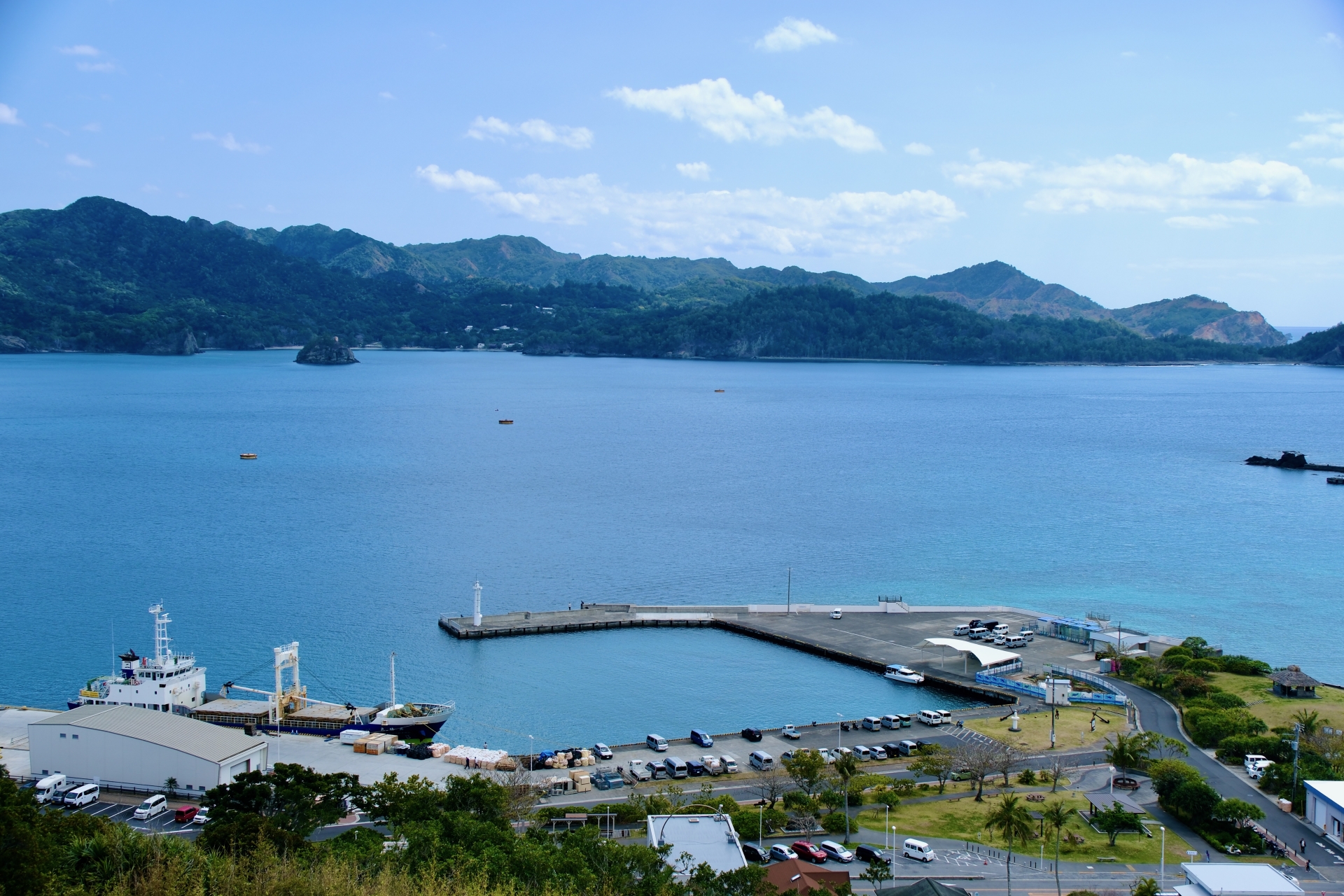 パノラマ展望台から見る二見港