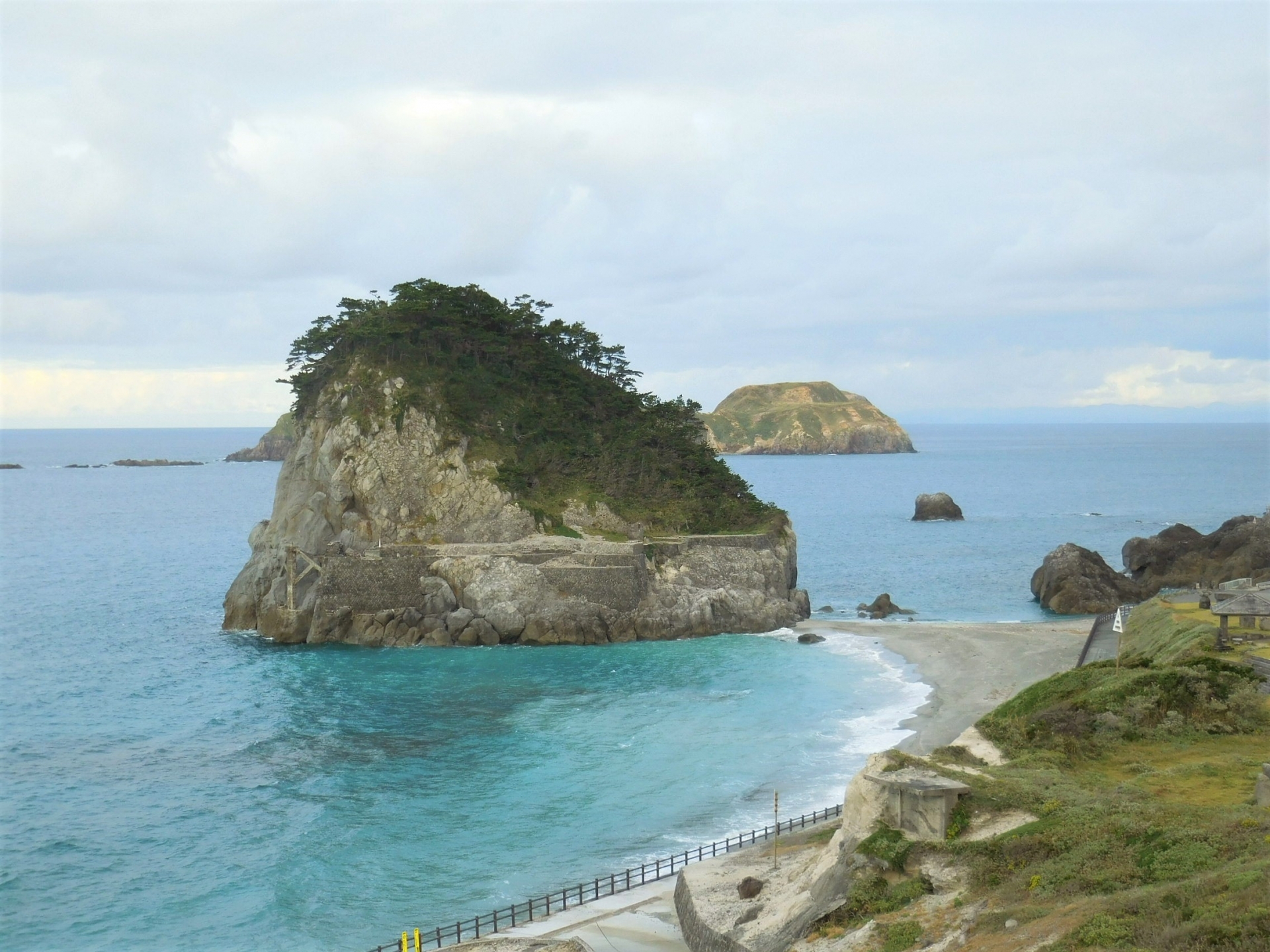新島硝子アートセンター硝子から見た海岸