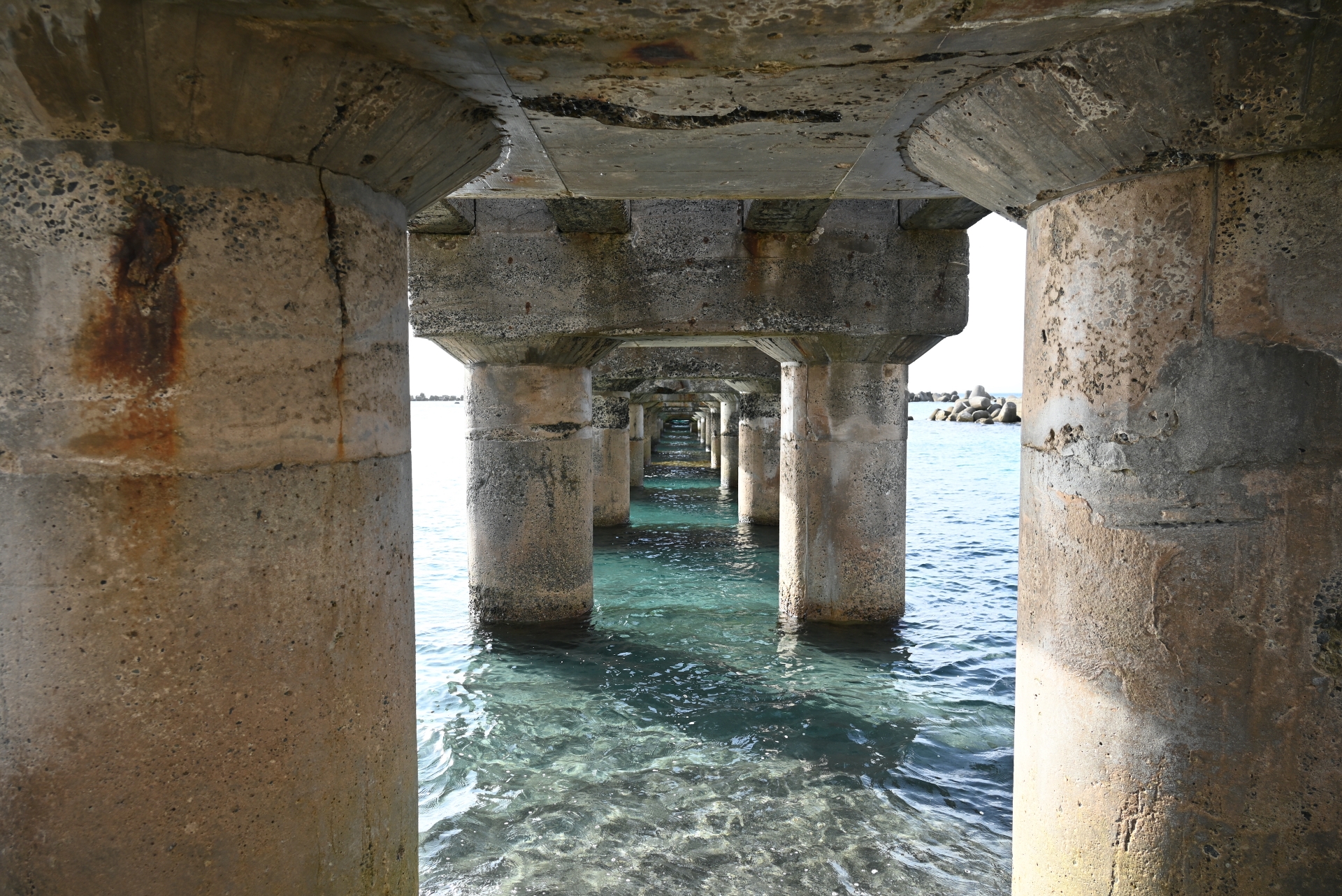 前浜海岸　ボロ桟